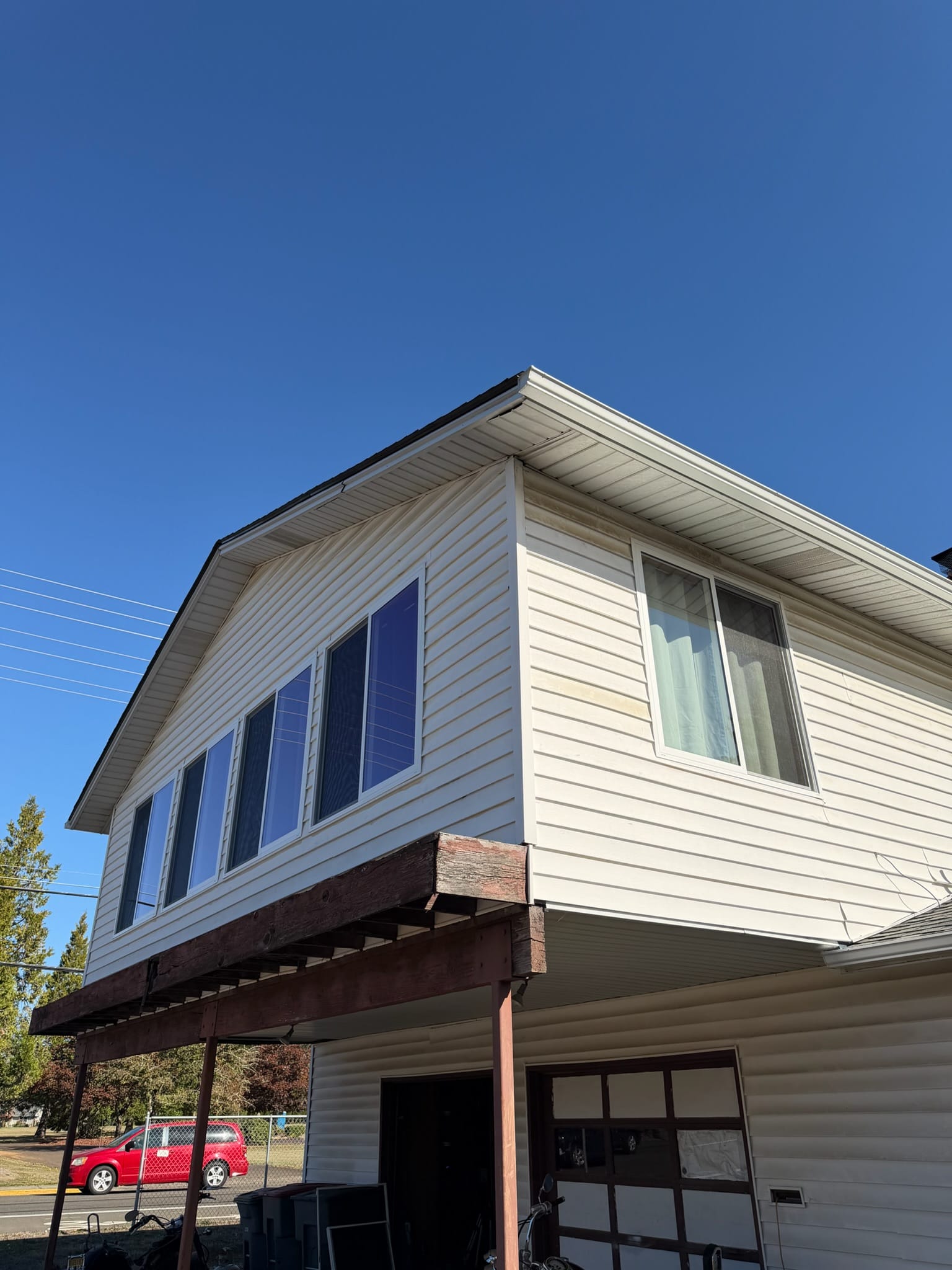 Second-story bedroom and living area windows replaced by Gorilla Works on a two-story Portland area home